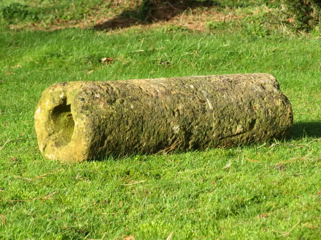 antique-stone-water-pipe