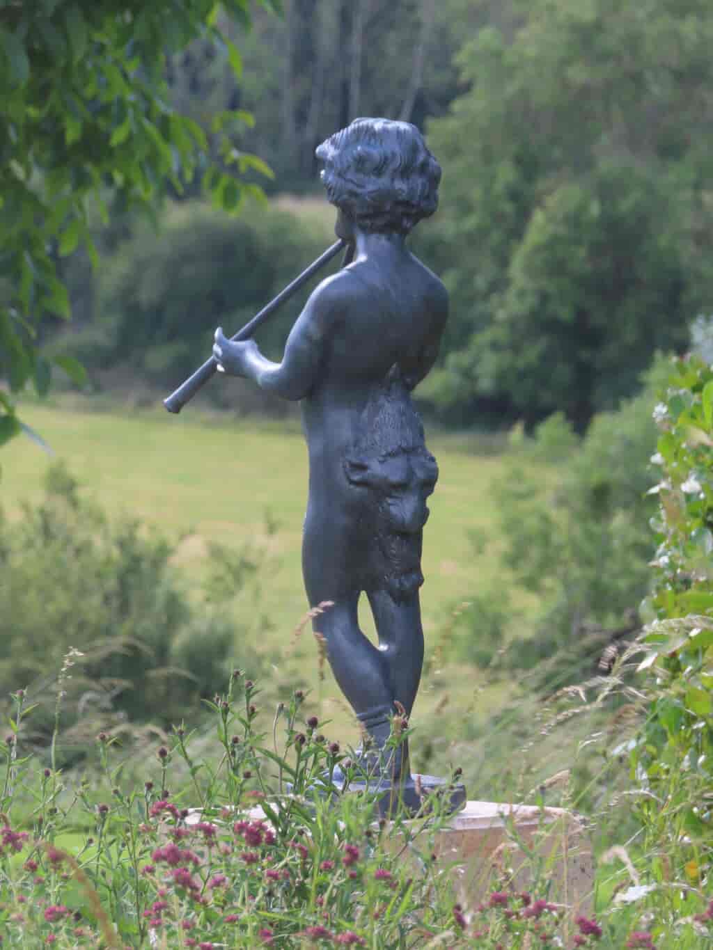 lead-garden-statue
