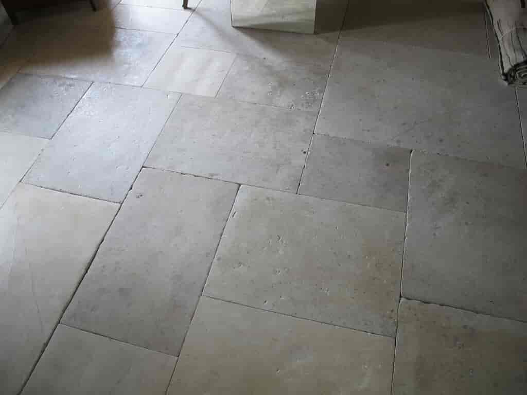 english-limestone-flooring
