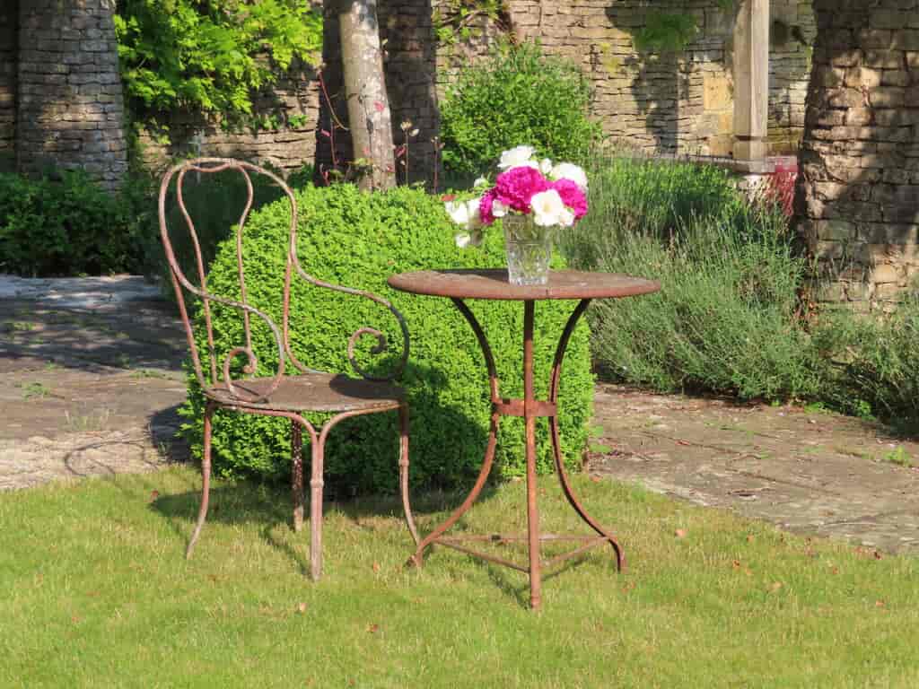 Arras-garden-furniture