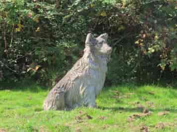 antique-dog-statue