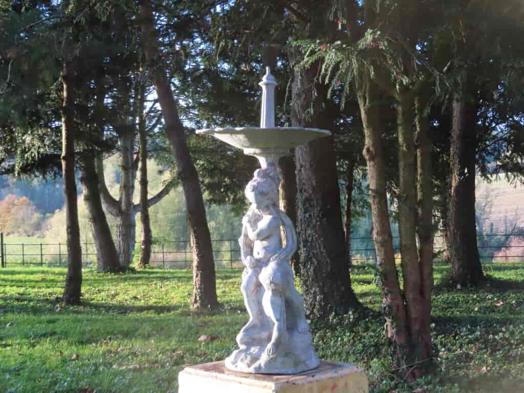 antique-lead-fountain
