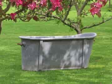 antique-roll-top-bath
