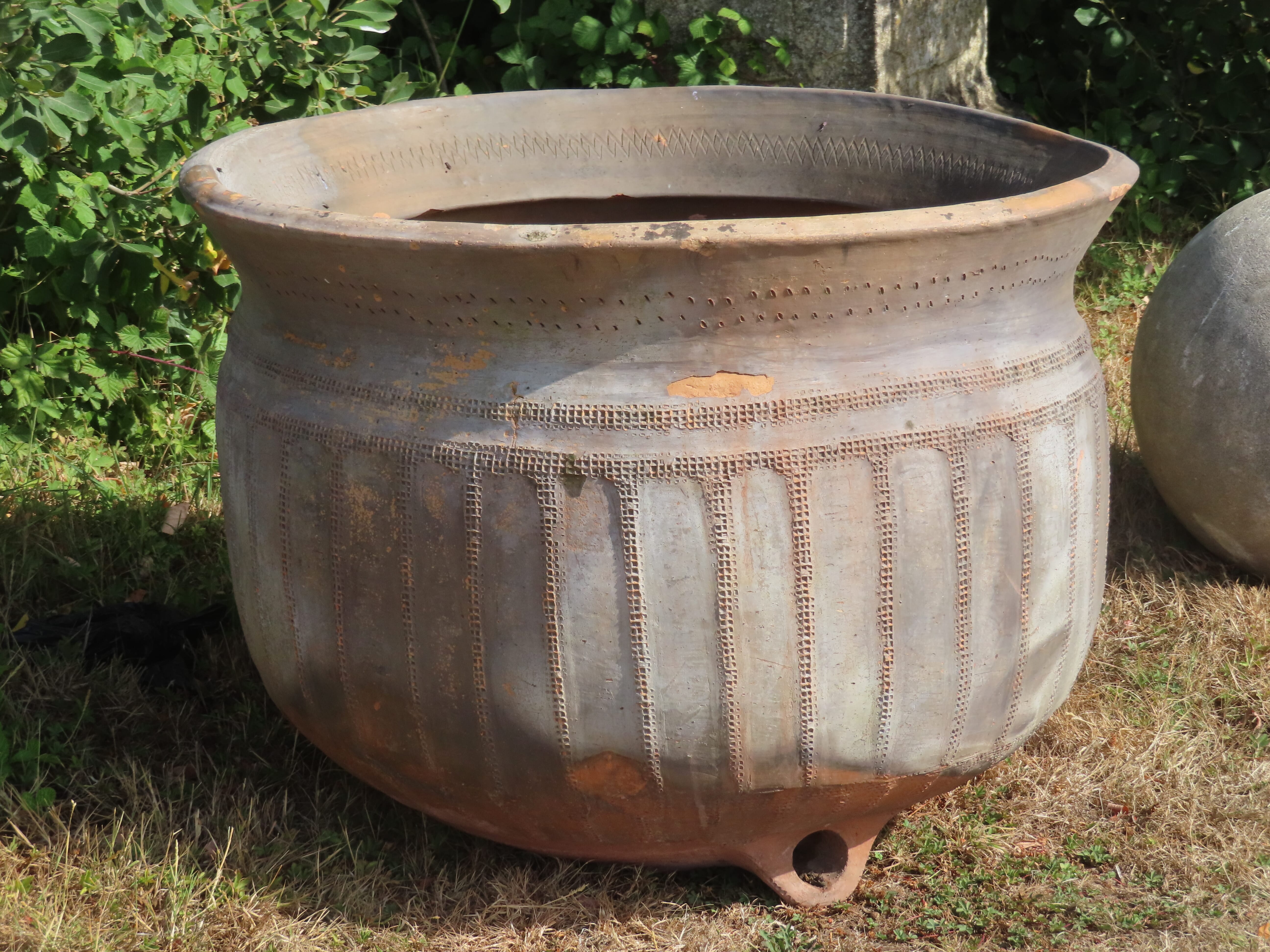 garden-plant-pot-large-antique