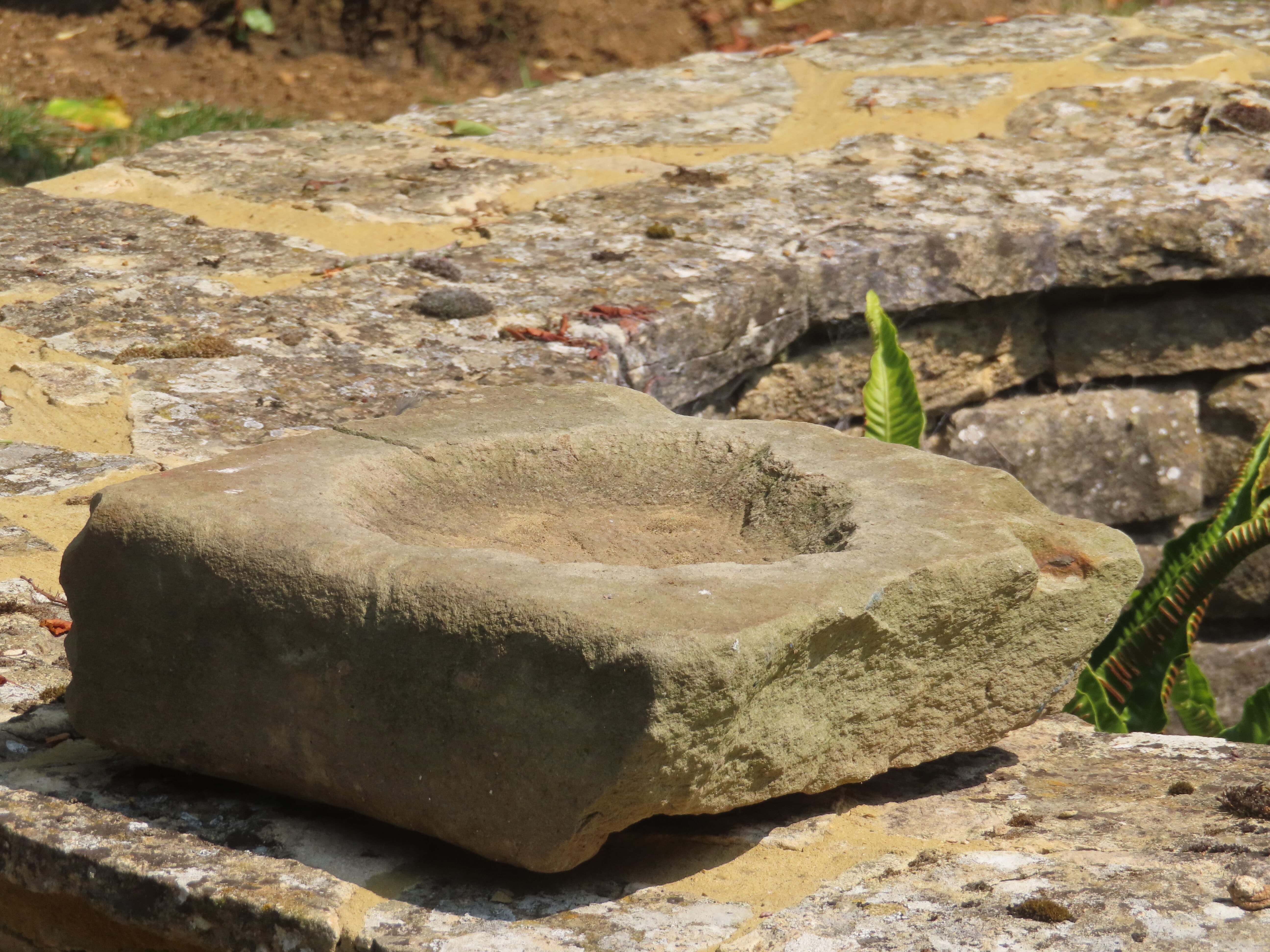 garden-antiques-birdbath