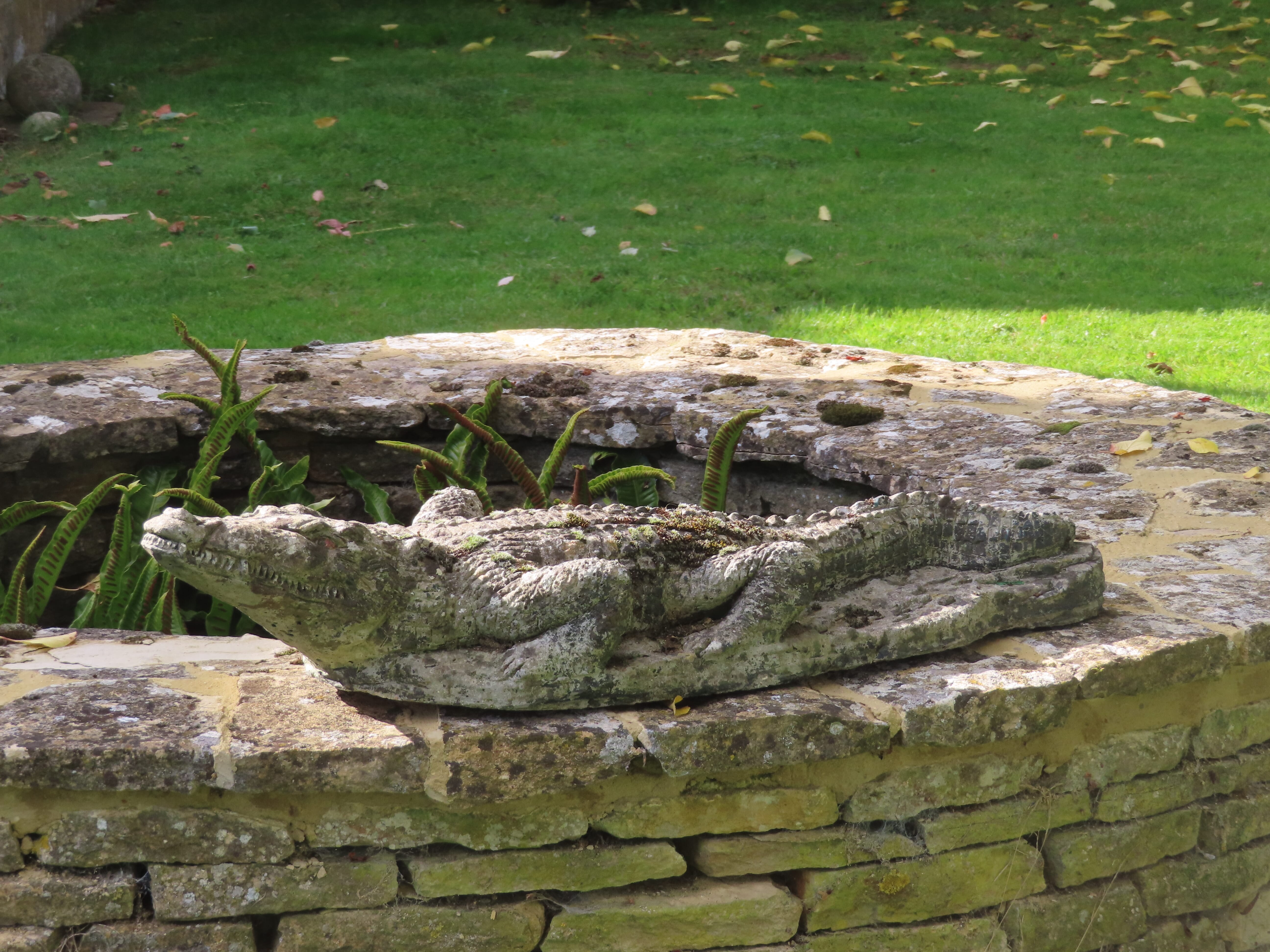vintage-garden-animal-statue